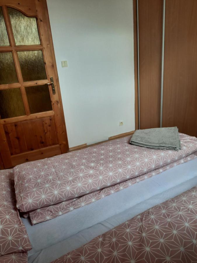 Apartman Chiarita Nemšová Exterior foto
